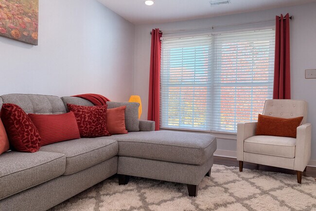 Building Photo - 445 Short Hills Dr