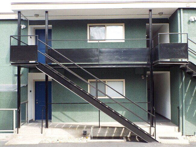 Building Photo - 4431 Evanston Ave N