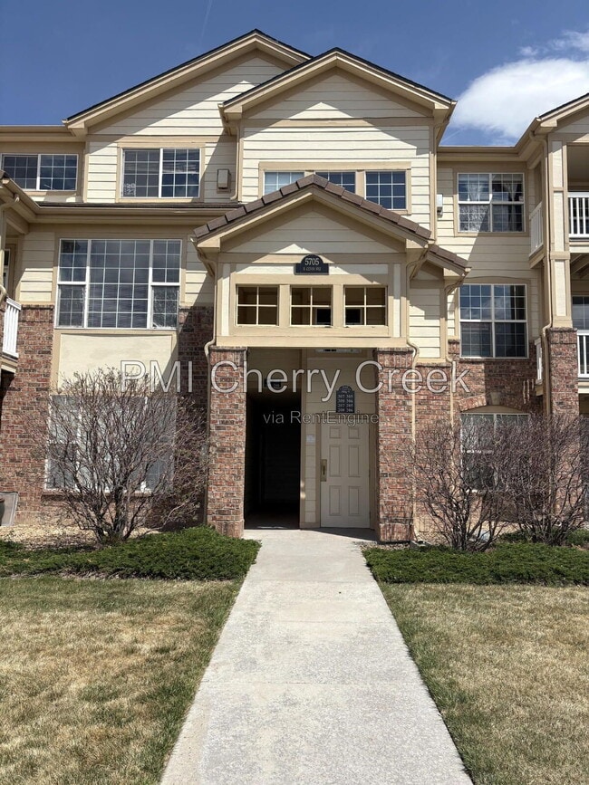 Building Photo - 5705 N Genoa Way