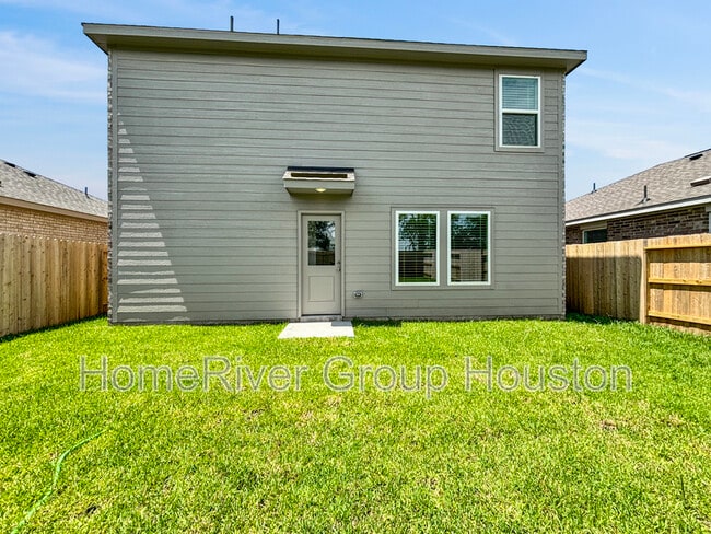 Building Photo - 5818 Starling Dr