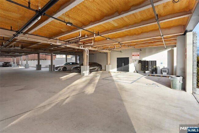 Building Photo - 51 E Main St