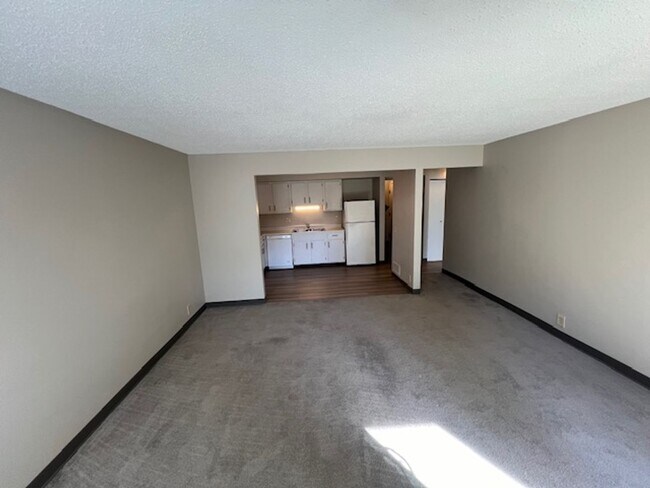 Building Photo - 50% off for your first 4 Months!!!