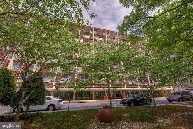 Building Photo - 800 4th St SW
