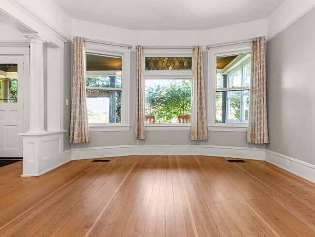 Building Photo - 5 bedroom, 2 bath in North Portland - Bois...