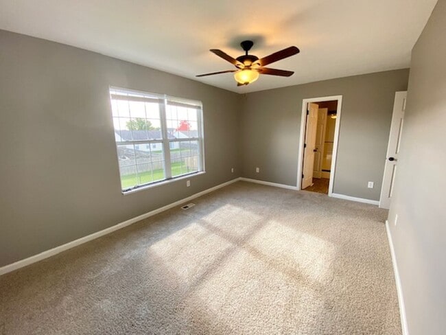 Building Photo - COMING SOON!! 3 Bedroom 2.5 Bathrooms in McCordsville!