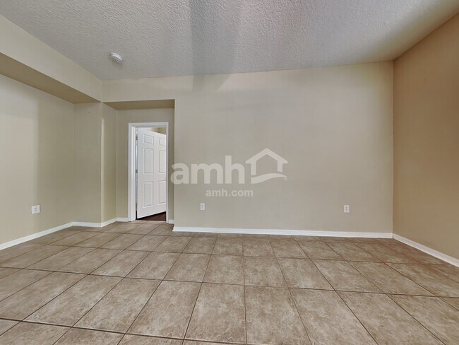 Building Photo - 10642 Dawns Light Dr