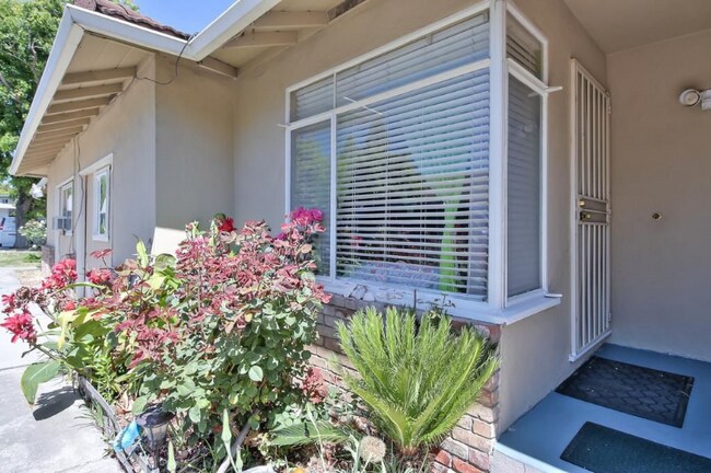 Building Photo - 938 Princess Anne Dr
