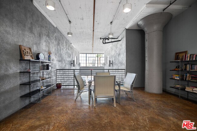 Building Photo - 420 San Pedro St