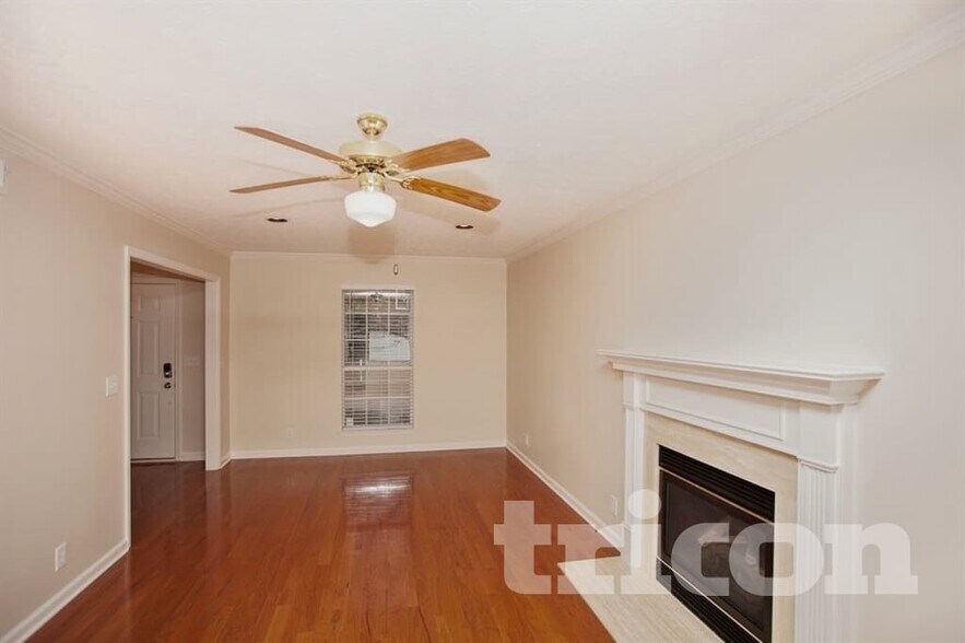 Building Photo - 2041 Glastonbury Dr