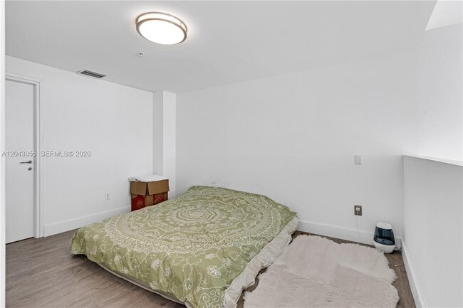 Building Photo - 300 S Biscayne Blvd