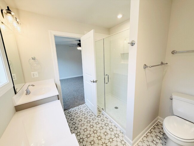 Building Photo - 4 Bed / 3.5 Bath Brand New Townhouse (12/7...