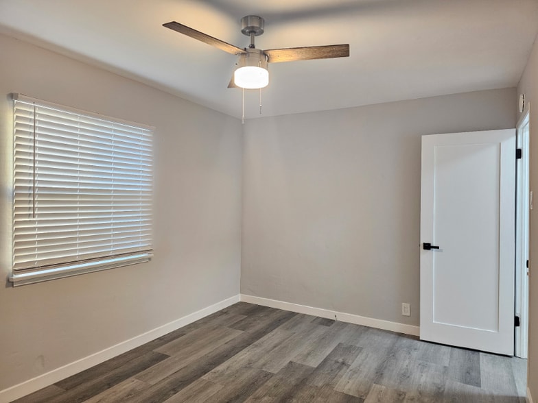 Building Photo - 3211 W 132nd St