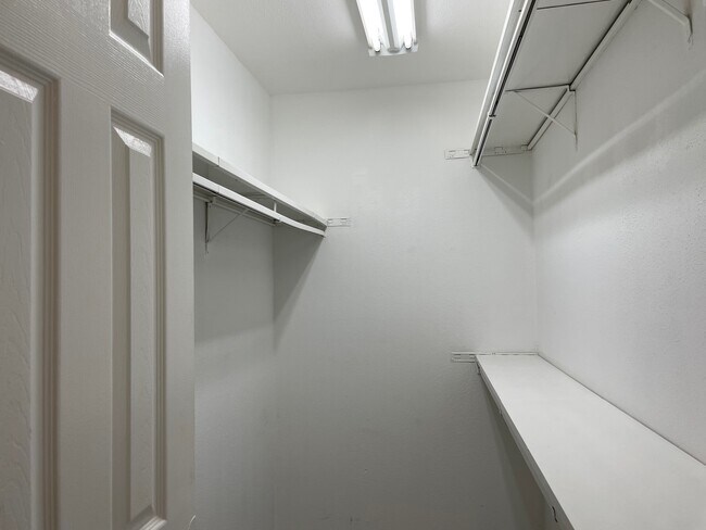 Building Photo - 6401 Deihl Rd