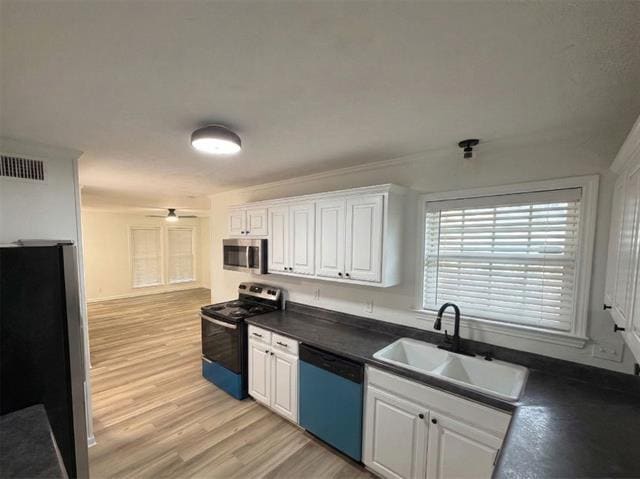 Building Photo - 5441 Wales Ave