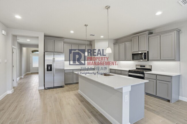 Building Photo - Spacious 4 Bedroom Home with Functional Layout