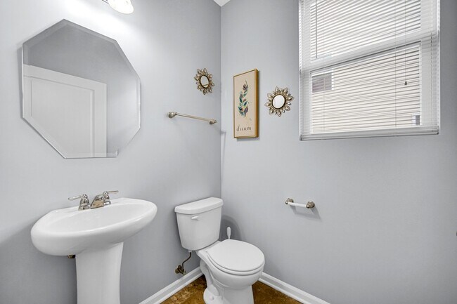 Building Photo - 4323 Fraser Cir