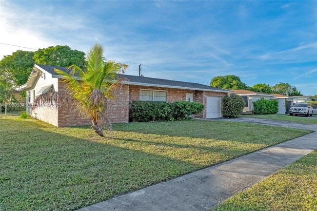 Building Photo - 2641 NW 44th Ave