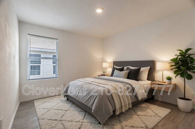 Building Photo - 2822 Millikan Dr
