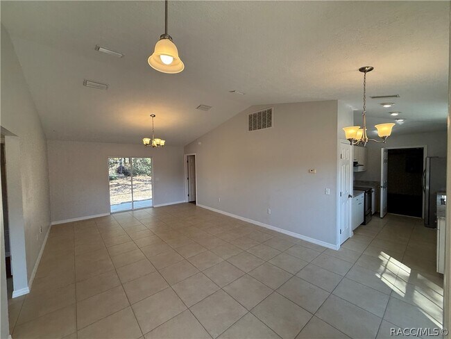 Building Photo - 9612 N Jackson Way