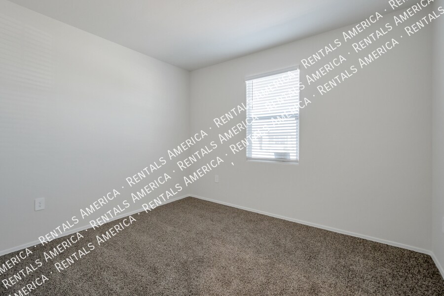Building Photo - 4655 W Basil Ave