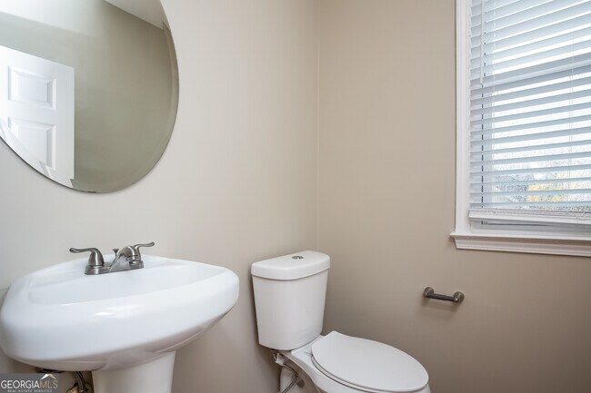 Building Photo - 991 Laurel Springs Ln SW
