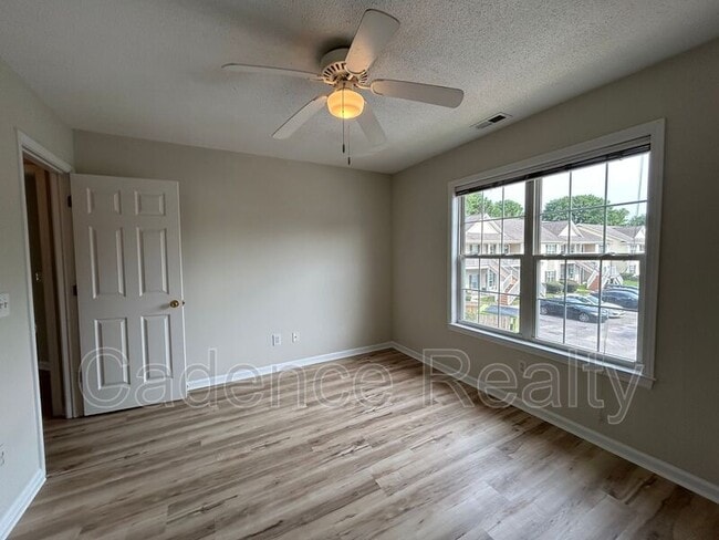 Building Photo - 4619 McClelland Dr
