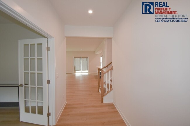 Building Photo - Luxury 4 bd 3.5 bath with office, bonus ro...
