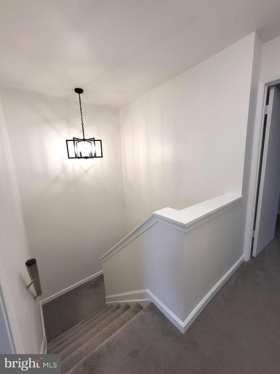 Building Photo - 4950 Columbia Rd