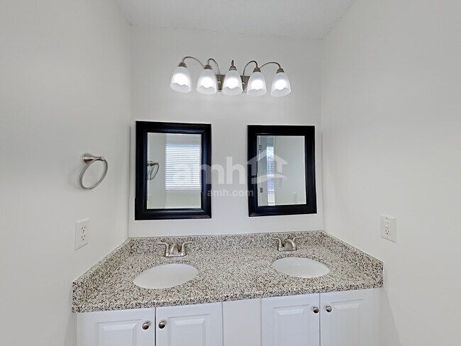 Building Photo - 3927 Bayse Ct