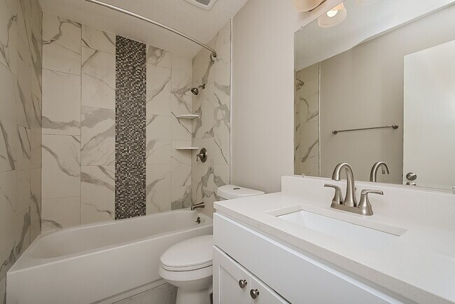 Building Photo - 5944 Birchwood Dr