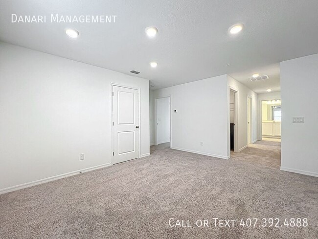 Building Photo - 1679 Meadowlark Dr