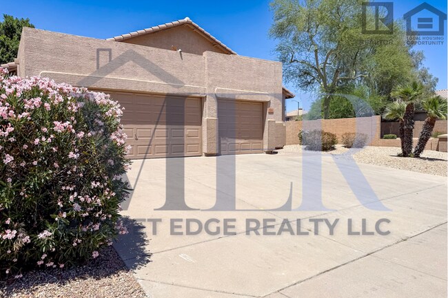 Building Photo - 3Bed/2Bath Home w/3 Car Gar at 59th Ave/Un...