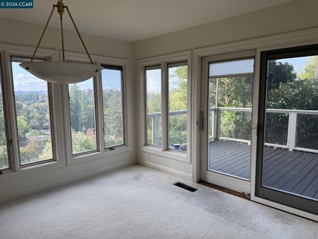 Building Photo - 1168 Alta Mesa