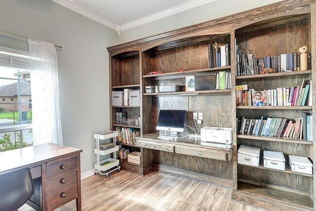 Building Photo - 3813 Kangaroo Ct