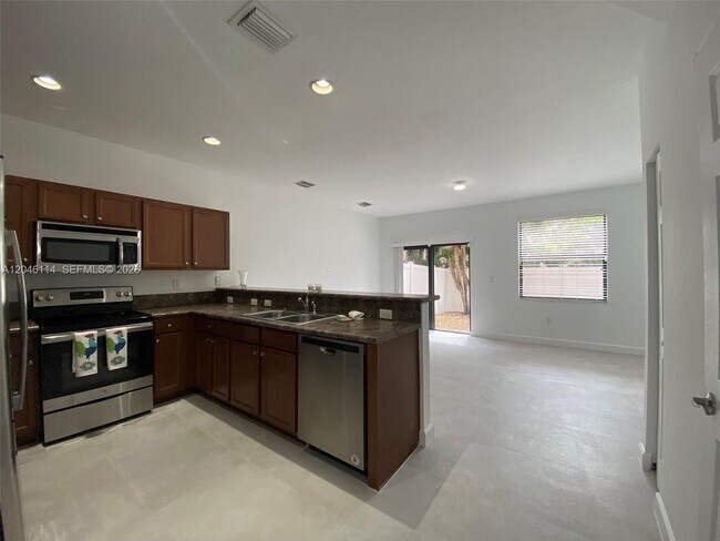 Building Photo - 3538 W 88th Terrace