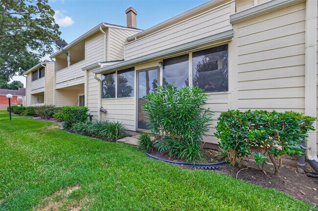 Building Photo - 14515 Wunderlich Dr