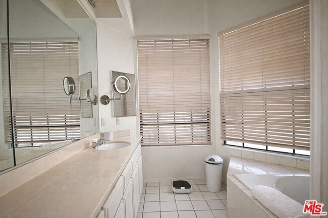 Building Photo - 4304 Duquesne Ave