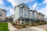 Building Photo - North Villebois - 3-bedroom, 3.5-bathroom townhouse
