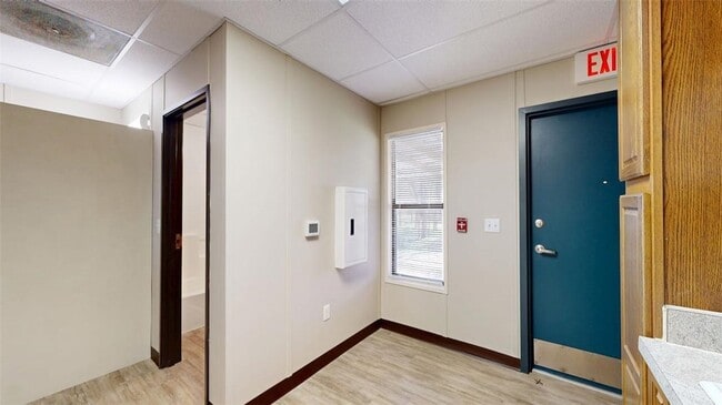 Building Photo - 5585 Straub Rd