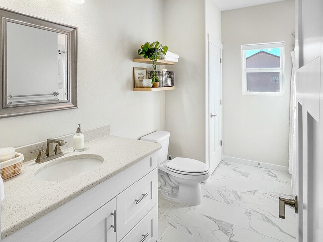 Building Photo - 5707 Villa Lorenzo Dr