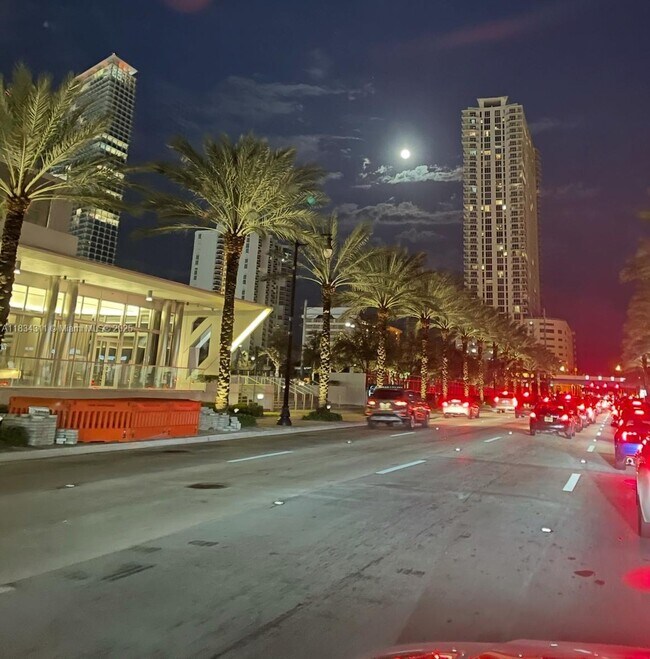 Building Photo - 200 Sunny Isles Blvd