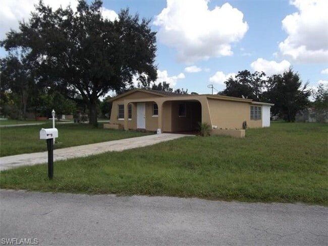 Building Photo - 10 Willow St