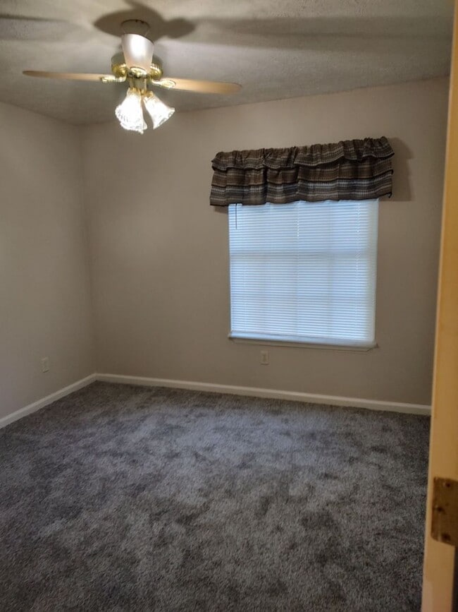 Building Photo - Beautiful 3Bed/2Ba Retreat, Centrally Located to EVERYTHING in PCB!