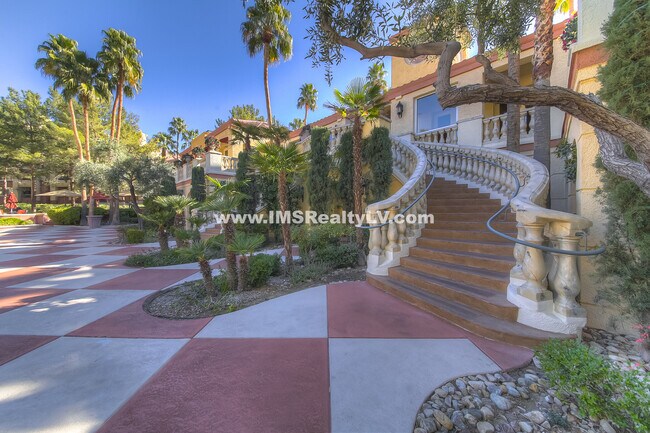 Building Photo - 270 E Flamingo Rd
