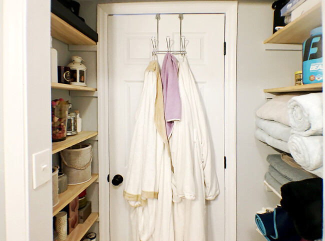 Built-in shelving in bathroom (separate from linen closet.) - 843 United Ave SE