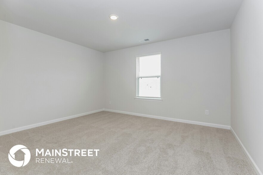 Building Photo - 3211 Quintana Dr