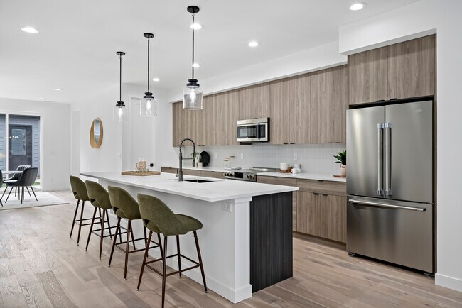 Building Photo - 1419 Benton St