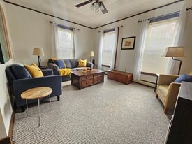 Building Photo - 25 Blucher St