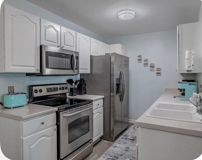 Building Photo - 120 Spanish Oak Ct