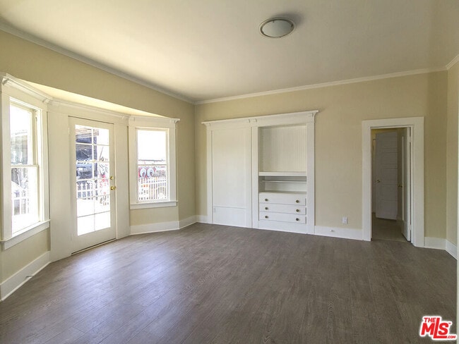 Building Photo - 1737 5th Ave
